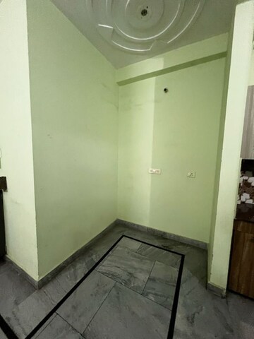 Room in 2 BHK Builder Floor at SS Mayfield Gardens, Mayfield Garden – for Rent