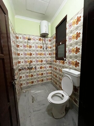 Bathroom in 2 BHK Builder Floor at SS Mayfield Gardens, Mayfield Garden – for Rent