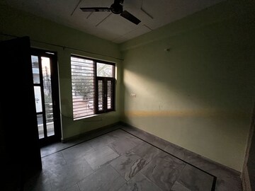 Room in 2 BHK Builder Floor at SS Mayfield Gardens, Mayfield Garden – for Rent
