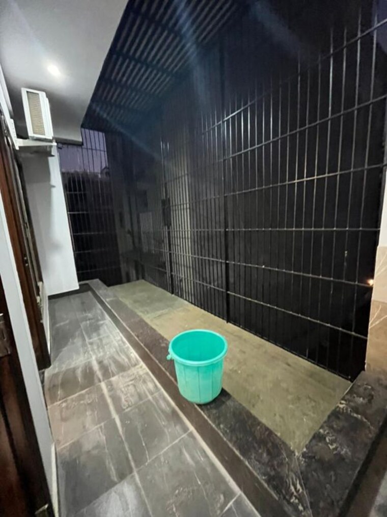 Bathroom, sector 42 2 Bedroom 980 Sq.Ft. Builder Floor In Sector 42 Gurgaon 9800934