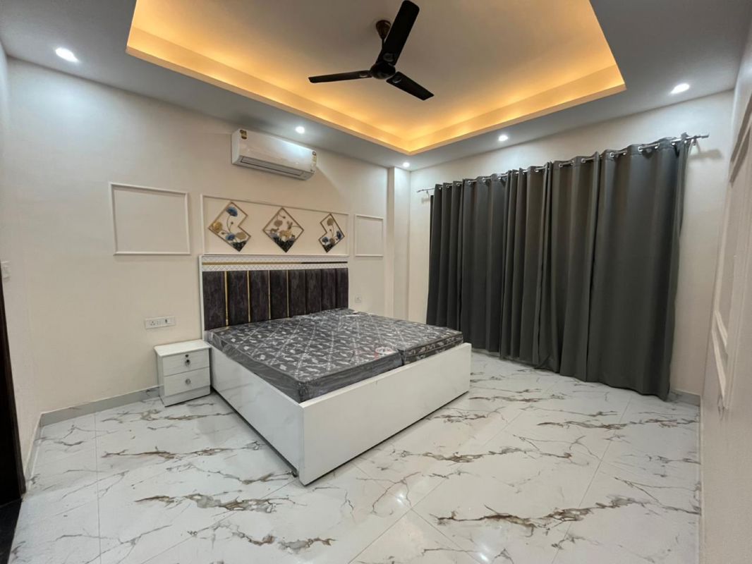 2 BHK + Study Room Builder Floor For Rent in Sector 42