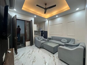 Bedroom in 2 BHK Builder Floor at Sector 42 – for Rent