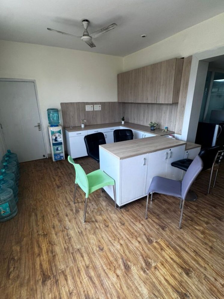 Team Area, sector 2 Commercial Office Space 850 Sq.Ft. In Sector 2 Noida 9800935