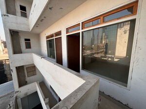  2 BHK Builder Floor at Sector 141 – for Rent