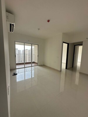 Room in 2 BHK Apartment at Lodha Amara Tower 23, Kolshet Road – for Rent