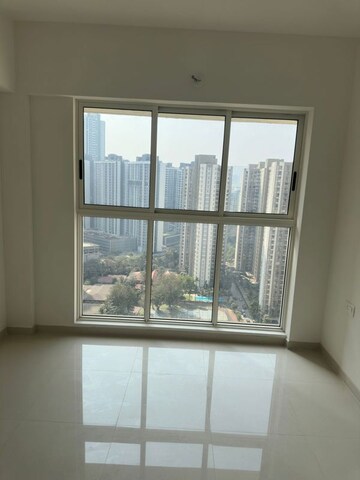 Room in 2 BHK Apartment at Lodha Amara Tower 23, Kolshet Road – for Rent