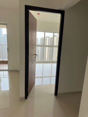 Room in 2 BHK Apartment at Lodha Amara Tower 23, Kolshet Road – for Rent