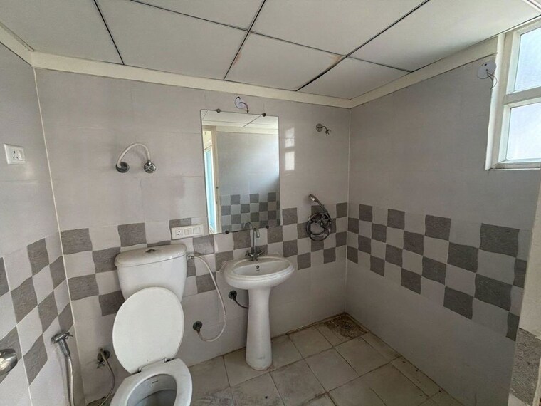 Bathroom, gaur-yamuna-city-16th-park-view 2 Bedroom 1115 Sq.Ft. Apartment In Gaur Yamuna City Greater Noida 9800950