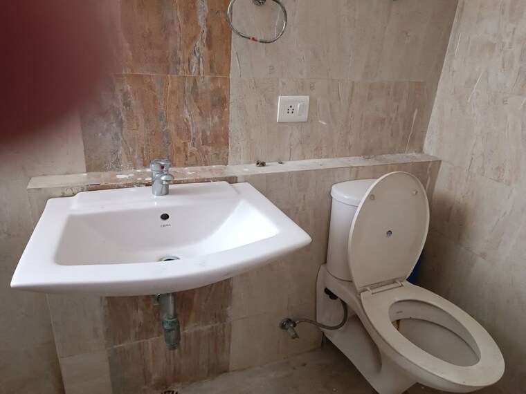 Bathroom, amrapali-heartbeat-city 2 Bedroom 1195 Sq.Ft. Apartment In Sector 107 Noida 9800955