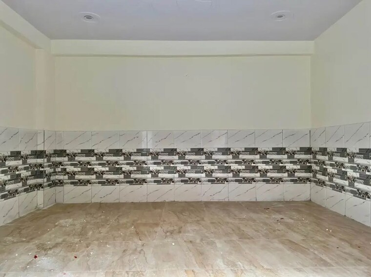 Master Plan, gomti nagar Commercial Shop 700 Sq.Ft. In Gomti Nagar Lucknow 9800959