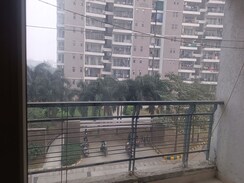 3.5 BHK + Servant Room Apartment For Rent in Amrapali Heartbeat City