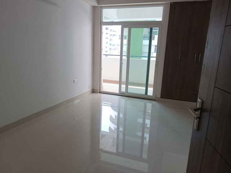 Room, amrapali-heartbeat-city 4 Bedroom 2800 Sq.Ft. Apartment In Sector 107 Noida 9800962