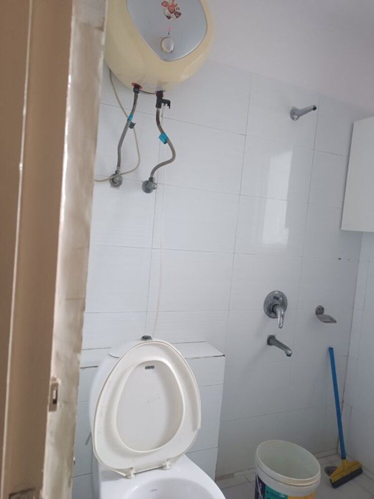 Bathroom, amrapali-heartbeat-city 2 Bedroom 1195 Sq.Ft. Apartment In Sector 107 Noida 9800965