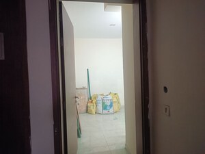 Room in 3.5 BHK Apartment at Amarpali Exotica, Sector 50 – for Sale