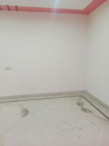 Room in 3 BHK Builder Floor at Huda – for Rent