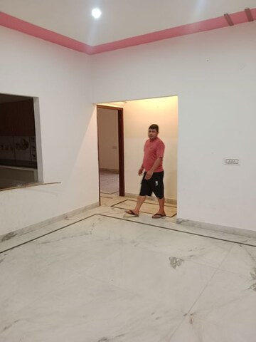 Room in 3 BHK Builder Floor at Huda – for Rent