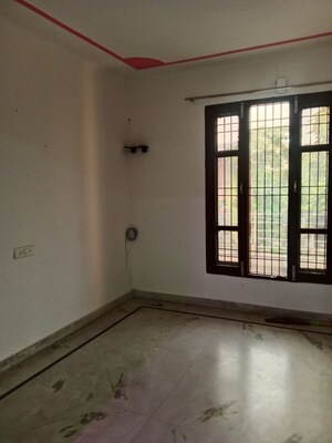 Room in 3 BHK Builder Floor at Huda – for Rent