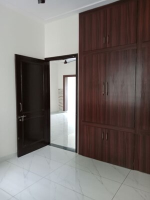 Room in 2 BHK Builder Floor at Huda – for Rent