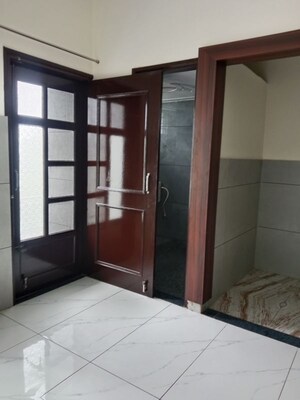 Room in 2 BHK Builder Floor at Huda – for Rent