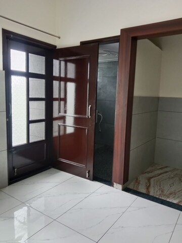 Room in 2 BHK Builder Floor at Huda – for Rent
