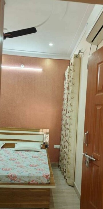 Bedroom in 3 BHK Apartment at Butler Colony – for Rent