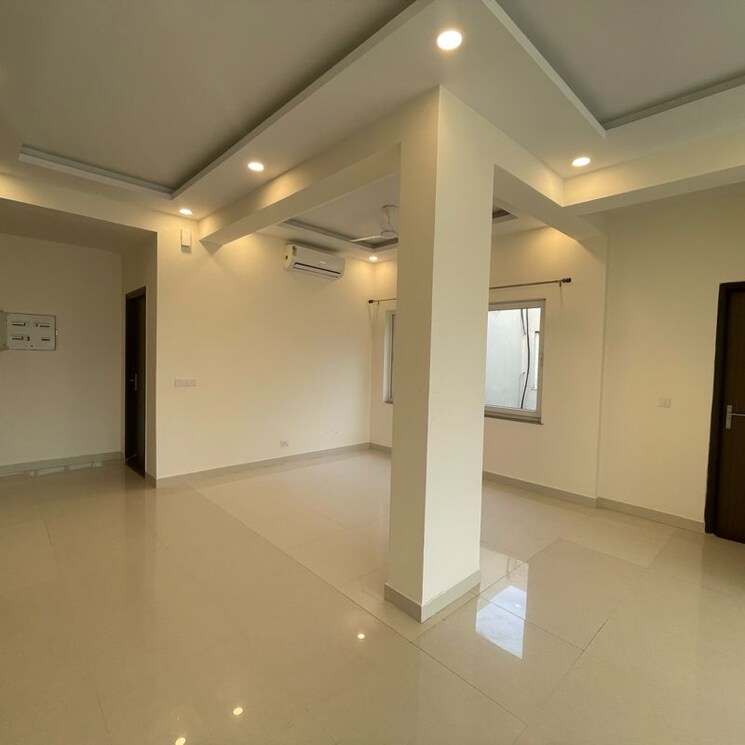 Room, bptp-amstoria 3 Bedroom 2384 Sq.Ft. Apartment In Sector 102 Gurgaon 9800995
