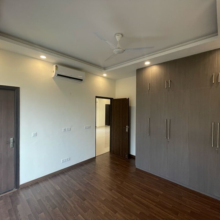 Room, bptp-amstoria 3 Bedroom 2384 Sq.Ft. Apartment In Sector 102 Gurgaon 9800995
