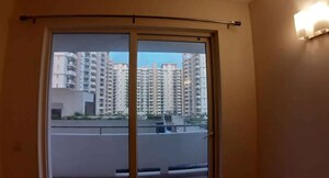 Room in 3 BHK Apartment at Hero Homes Gurgaon, Sector 104 – for Rent