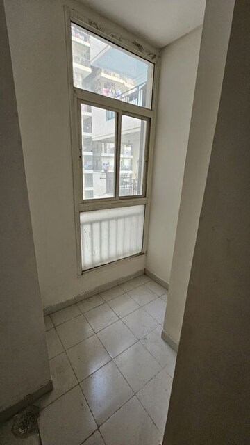 Room in 2.5 BHK Apartment at Ajnara Integrity, Raj Nagar Extension – for Sale