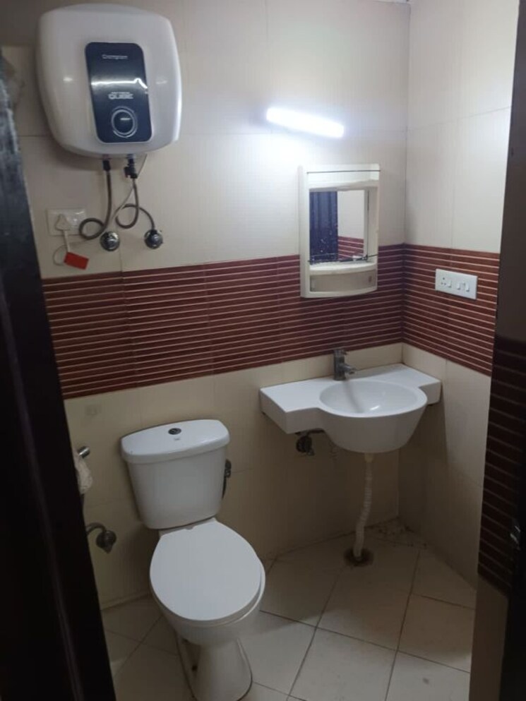 Bathroom, supertech-34-pavilion 2.5 Bedroom 1450 Sq.Ft. Apartment In Sector 34 Noida 9801004