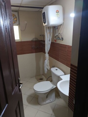 Bathroom in 2.5 BHK Apartment at Supertech 34 Pavilion, Sector 34 – for Rent