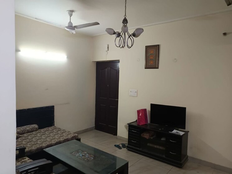 Living Room, supertech-34-pavilion 2.5 Bedroom 1450 Sq.Ft. Apartment In Sector 34 Noida 9801004