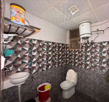 Parking in 3 BHK Apartment at Gomti Nagar – for Rent