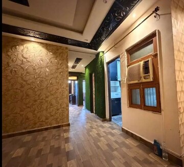 Parking in 3 BHK Apartment at Gomti Nagar – for Rent