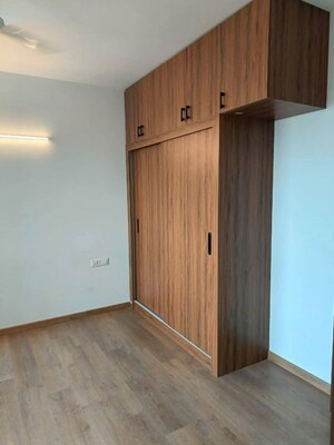 Room in 3 BHK Apartment at Hero Homes Gurgaon, Sector 104 – for Rent