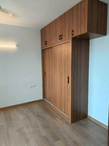 Room in 3 BHK Apartment at Hero Homes Gurgaon, Sector 104 – for Rent