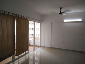 Room in 3.5 BHK Apartment at Amanora Victory Towers, Hadapsar – for Sale