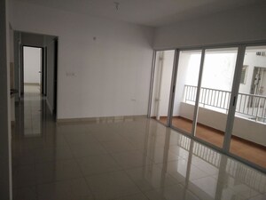 Room in 3.5 BHK Apartment at Amanora Victory Towers, Hadapsar – for Sale