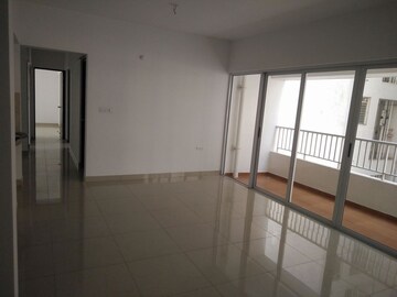 Room in 3.5 BHK Apartment at Amanora Victory Towers, Hadapsar – for Sale