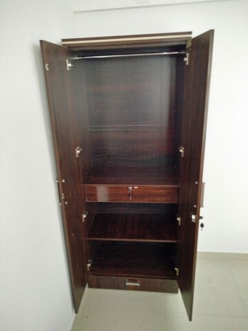 Furnished Amenities in 3.5 BHK Apartment at Amanora Victory Towers, Hadapsar – for Sale