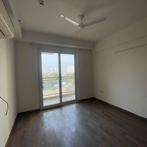 Room in 3 BHK Apartment at Conscient Heritage Max, Sector 102 – for Rent