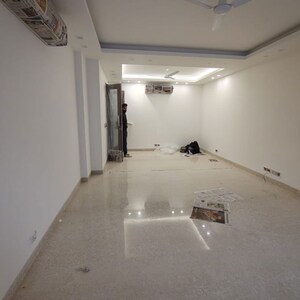 Room in 4 BHK Builder Floor at Vasant Vihar – for Rent