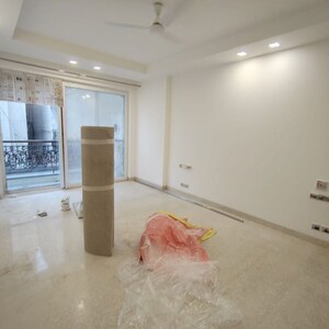 Room in 4 BHK Builder Floor at Vasant Vihar – for Rent