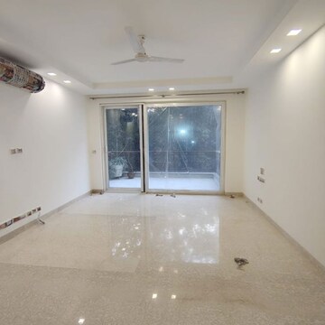 Room in 4 BHK Builder Floor at Vasant Vihar – for Rent