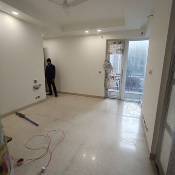 Room in 4 BHK Builder Floor at Vasant Vihar – for Rent