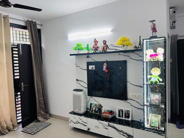 Furnished Amenities in 5 BHK Independent House at Sector 2 Wave City – for Sale