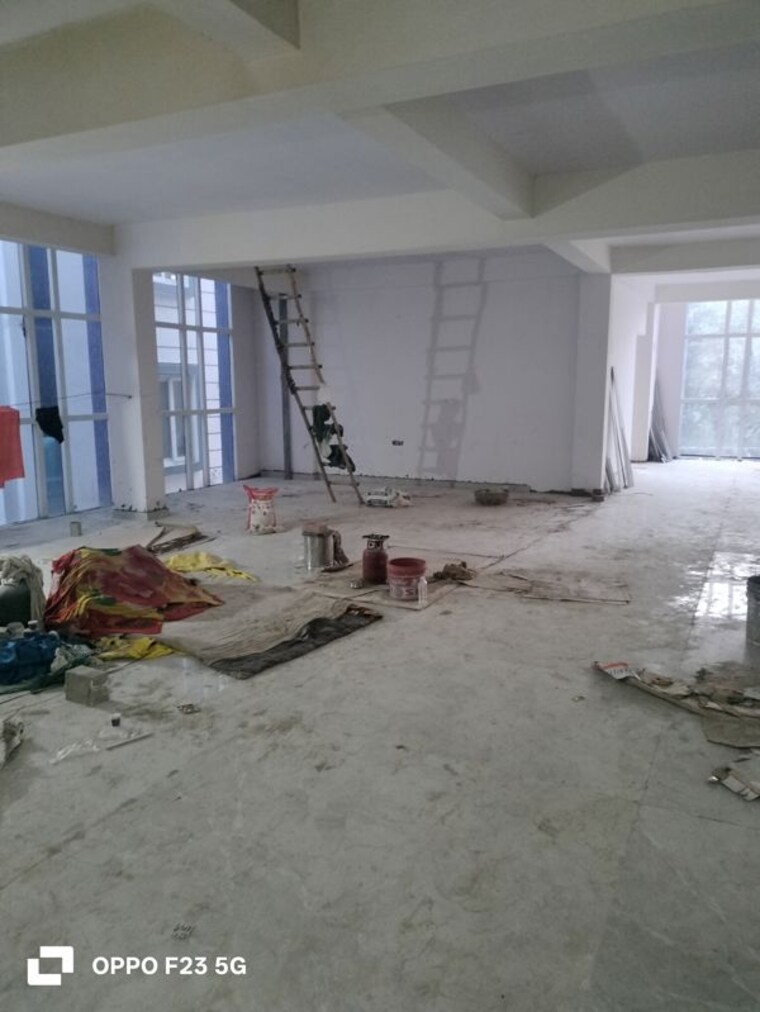  Parking, gomti nagar Commercial Office Space 2000 Sq.Ft. In Gomti Nagar Lucknow 9801084