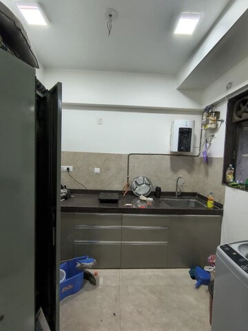 Furnished Amenities in 1.5 BHK Apartment at Horizon CHS, Andheri West – for Rent