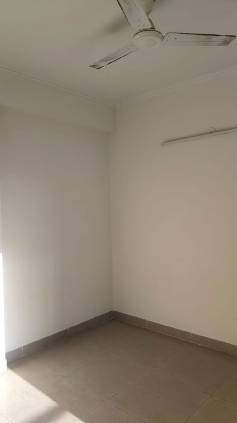 Room, gaur-city-2-14th-avenue 2 Bedroom 955 Sq.Ft. Apartment In Sector 16c Greater Noida Greater Noida 9801093