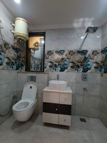 Bathroom in 3 BHK Apartment at Ireo Victory Valley, Sector 67 – for Sale